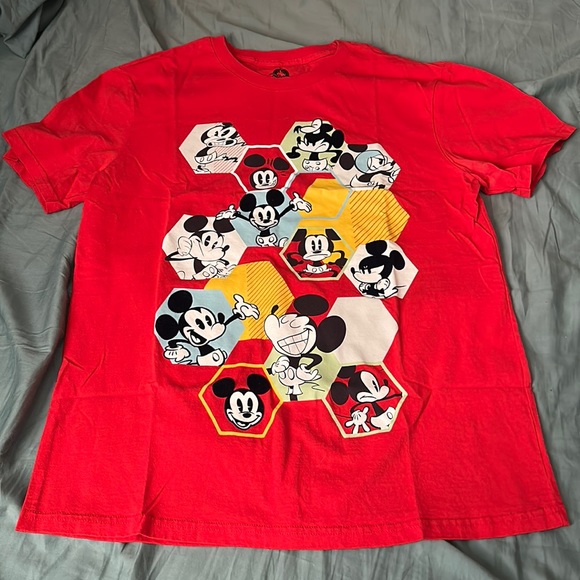 Disney Other - Men’s Mickey shirt